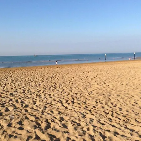 Completely Renovated Near The Sea - Place Included By Beahost Apartment *