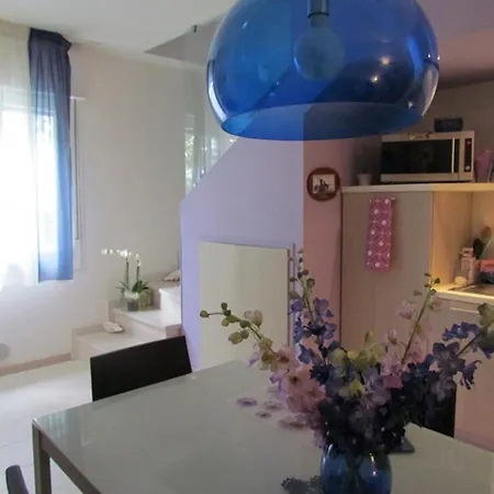 Modern In A Quiet Area * 비비오네